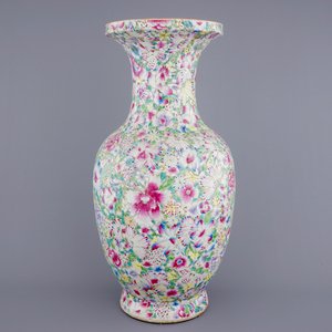 A massive Chinese famille rose millefleurs vase, 19th C. — 照片 3