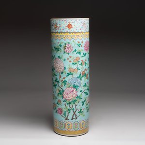 A massive Chinese famille rose turquoise-ground cylindrical vase with floral design, 19th C. — 照片 5