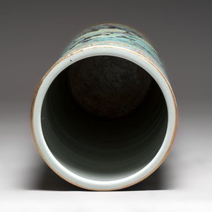 A massive Chinese famille rose turquoise-ground cylindrical vase with floral design, 19th C. — 照片 7