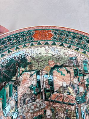 A massive Chinese famille verte dish with narrative design, 19th C. — foto 8