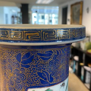 A massive Chinese famille verte on powder blue-ground rouleau vase, Kangxi — photo 35