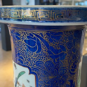 A massive Chinese famille verte on powder blue-ground rouleau vase, Kangxi — photo 38