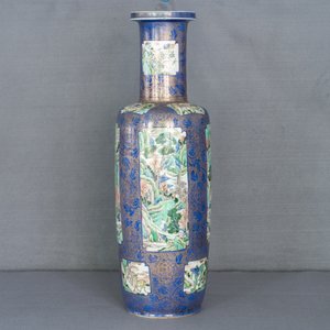 A massive Chinese famille verte on powder blue-ground rouleau vase, Kangxi — photo 10