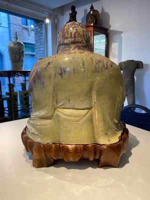 A massive Chinese flambé-glazed Shiwan pottery figure of Buddha, 18/19th C. — photo 3