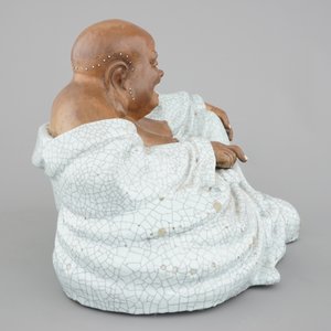 A massive Chinese signed Shiwan stoneware figure of a seated Buddha, 19/20th C. — 照片 2