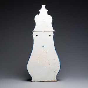 A massive Dutch Delft blue and white cistern and cover, 1st half 18th C. — photo 3