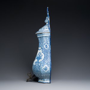 A massive Dutch Delft blue and white cistern and cover, 1st half 18th C. — photo 5