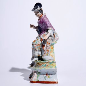 A massive Dutch Delft polychrome petit feu fountain in the shape of a lady, 18th C. — photo 2