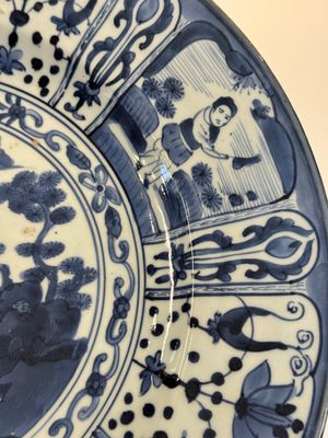A massive Japanese Arita blue and white 'fisherman' dish, Edo, 17th C. — 照片 8