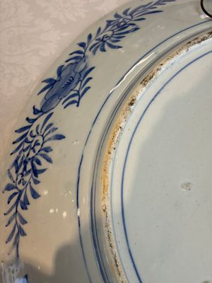 A massive Japanese blue and white 'Dragon among Sea Waves' dish, probably Arita, Meiji, 19th C. — photo 16