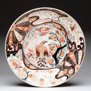 A massive Japanese Imari 'eagle' dish, Edo, first half 18th C. — 照片 1