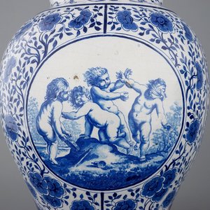 A massive pair of Brussels faience vases, dated 1861 and signed — 照片 7