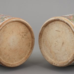 A massive pair of Chinese Canton famille rose floor vases, 19th C. — foto 6