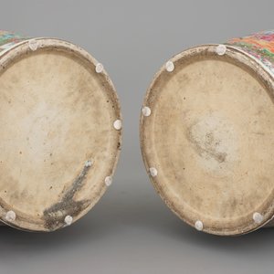 A massive pair of Chinese Canton famille rose floor vases, 19th C. — 照片 3