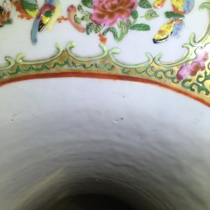 A massive pair of Chinese Canton famille rose floor vases, 19th C. — 照片 5