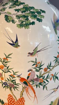 A massive pair of Chinese famille verte 'Phoenixes and Birds' vases — photo 10