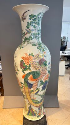 A massive pair of Chinese famille verte 'Phoenixes and Birds' vases — photo 24