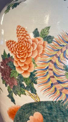 A massive pair of Chinese famille verte 'Phoenixes and Birds' vases — photo 32
