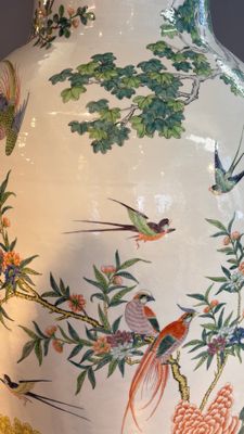 A massive pair of Chinese famille verte 'Phoenixes and Birds' vases — photo 45