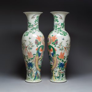 A massive pair of Chinese famille verte 'Phoenixes and Birds' vases — photo 2