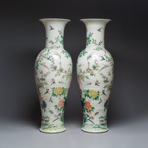 A massive pair of Chinese famille verte 'Phoenixes and Birds' vases — photo 3