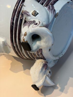 A massive polychrome Brussels faience 'Bacchus on a Barrel' fountain, 18th C. — photo 32