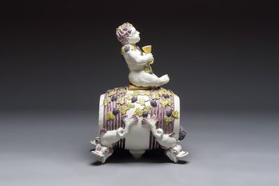 A massive polychrome Brussels faience 'Bacchus on a Barrel' fountain, 18th C. — photo 4