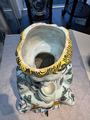 A massive polychrome French faience 'Bacchus' table fountain, Rouen, 18th C. — photo 4