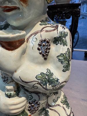 A massive polychrome French faience 'Bacchus' table fountain, Rouen, 18th C. — photo 7