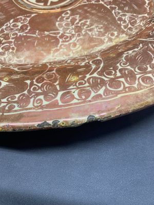 A massive Spanish Hispano-Moresque lustreware 'double eagle' dish, Manises, early 17th C. — photo 4
