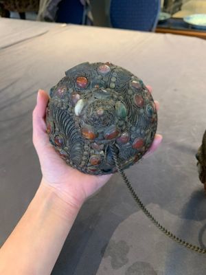 A massive Tibetan stone-inlaid copper filigree ewer and cover, 19/20th C. — photo 5