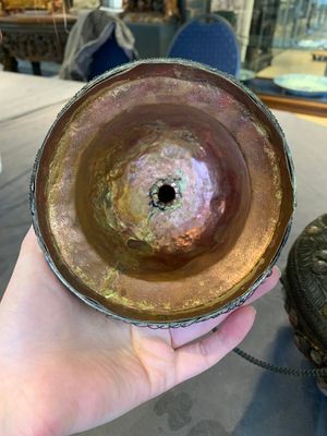 A massive Tibetan stone-inlaid copper filigree ewer and cover, 19/20th C. — photo 10