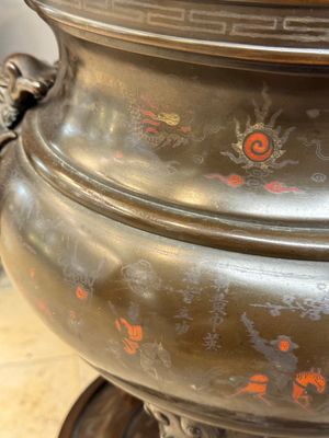 A massive Vietnamese copper- and silver-inlaid 'Buddhist lion' censer and cover on stand, 19th C. — photo 14