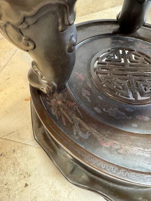 A massive Vietnamese copper- and silver-inlaid 'Buddhist lion' censer and cover on stand, 19th C. — photo 28
