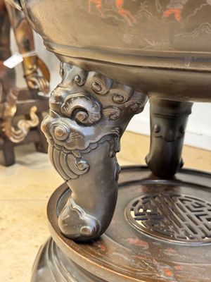 A massive Vietnamese copper- and silver-inlaid 'Buddhist lion' censer and cover on stand, 19th C. — photo 9