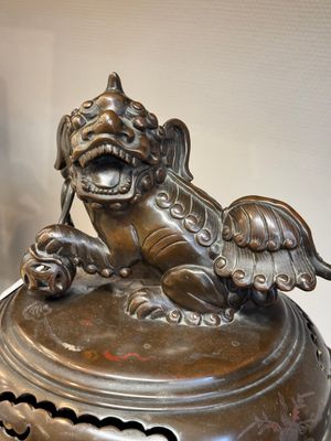 A massive Vietnamese copper- and silver-inlaid 'Buddhist lion' censer and cover on stand, 19th C. — photo 10