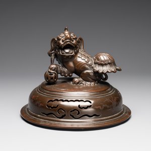A massive Vietnamese copper- and silver-inlaid 'Buddhist lion' censer and cover on stand, 19th C. — photo 12