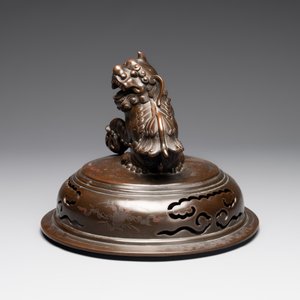 A massive Vietnamese copper- and silver-inlaid 'Buddhist lion' censer and cover on stand, 19th C. — photo 15