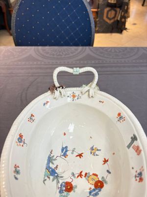 A Meissen kakiemon-style basket with figural head handles, Germany, 18th C. — 照片 10