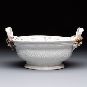 A Meissen kakiemon-style basket with figural head handles, Germany, 18th C. — 照片 2