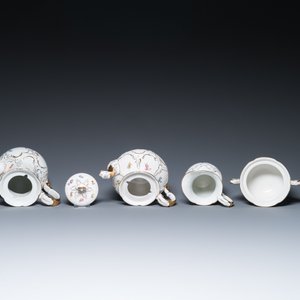 A Meissen porcelain 43-piece service with floral design, Germany, 19/20th C. — photo 19
