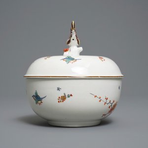 A Meissen porcelain Kakiemon-style bowl and cover, Germany, 18th C. — 照片 4