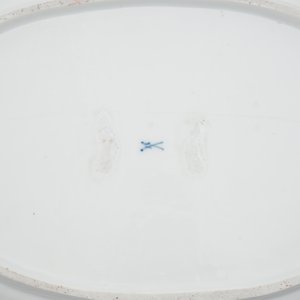 A Meissen porcelain tray decorated in Kakiemon style, 18th C. — photo 5