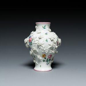 A Mennecy vase with applied floral design, France, DV mark, 18th C. — photo 2