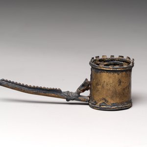 A miniature brass ewer, excavated in The Hague, 16th C. — photo 4