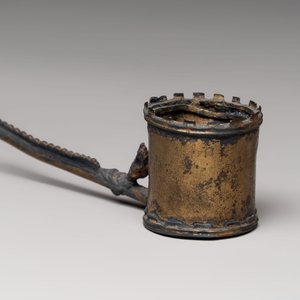 A miniature brass ewer, excavated in The Hague, 16th C. — photo 1