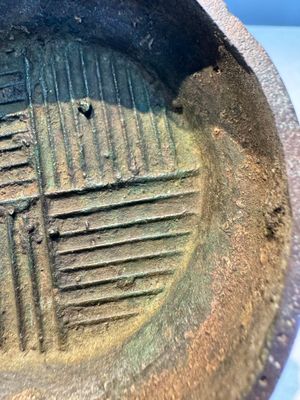 A miniature Chinese archaic bronze wine vessel with Taotie handles, 'Hu 壺', Han — foto 11
