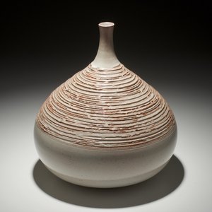 A modernist cream-white glazed sgraffito decorated vase, Perignem, 2nd half 20th C. — 照片 1