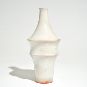 A modernist cream-white glazed vase, Perignem, 2nd half 20th C. — 照片 5