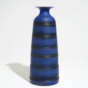 A modernist matte blue glazed vase of conical form, Perignem, 2nd half 20th C. — photo 2